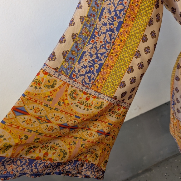 Kimono Wrap Dress Bell Sleeves Belted Multicolor Bohemian Size M NWT - Picture 4 of 4